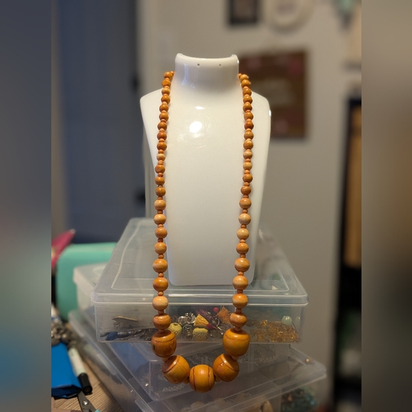 Vintage Graduated Wooden Bead Necklace - Picture 1 of 5